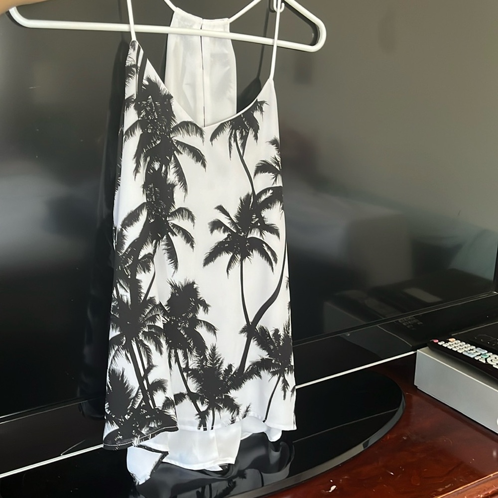 Express white and black summer shirt. 🌴